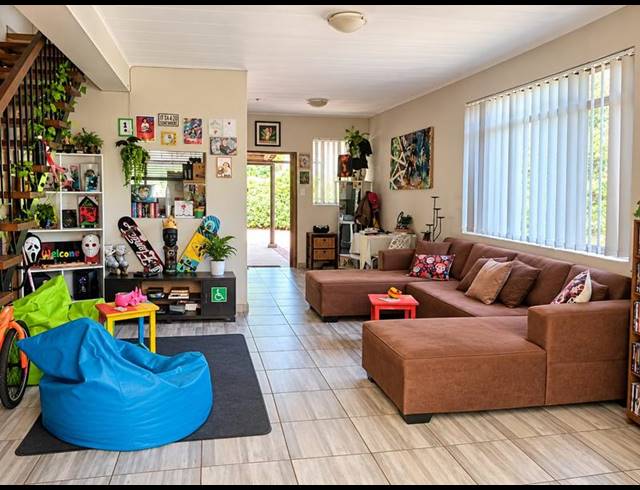2 BEDROOM TOWNHOUSE FOR SALE IN ELDORAIGNE